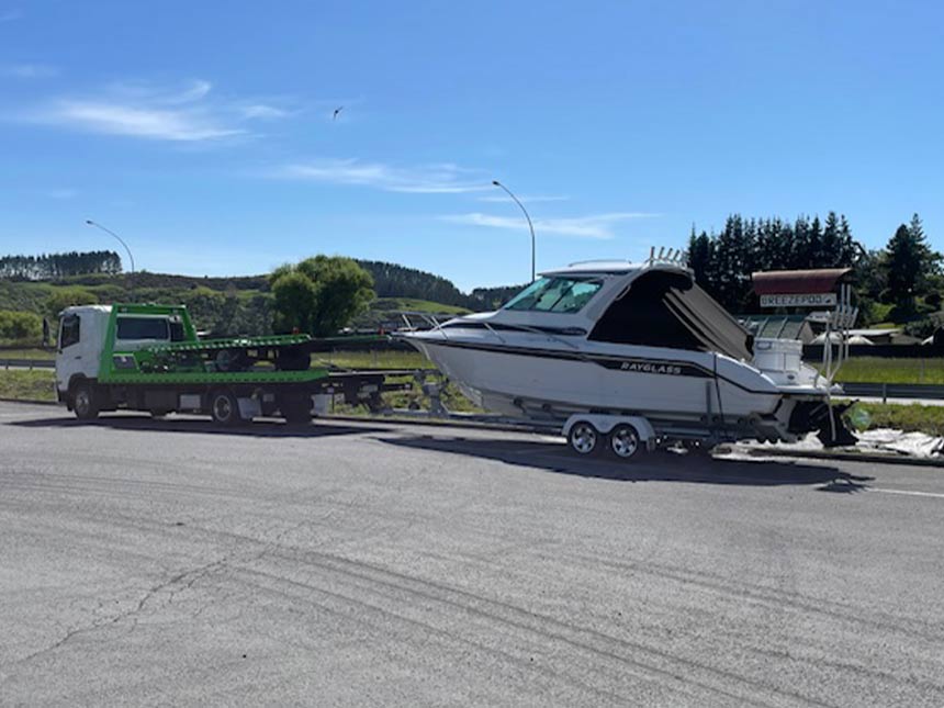 DVR-pulling-boat machinery on tow truck